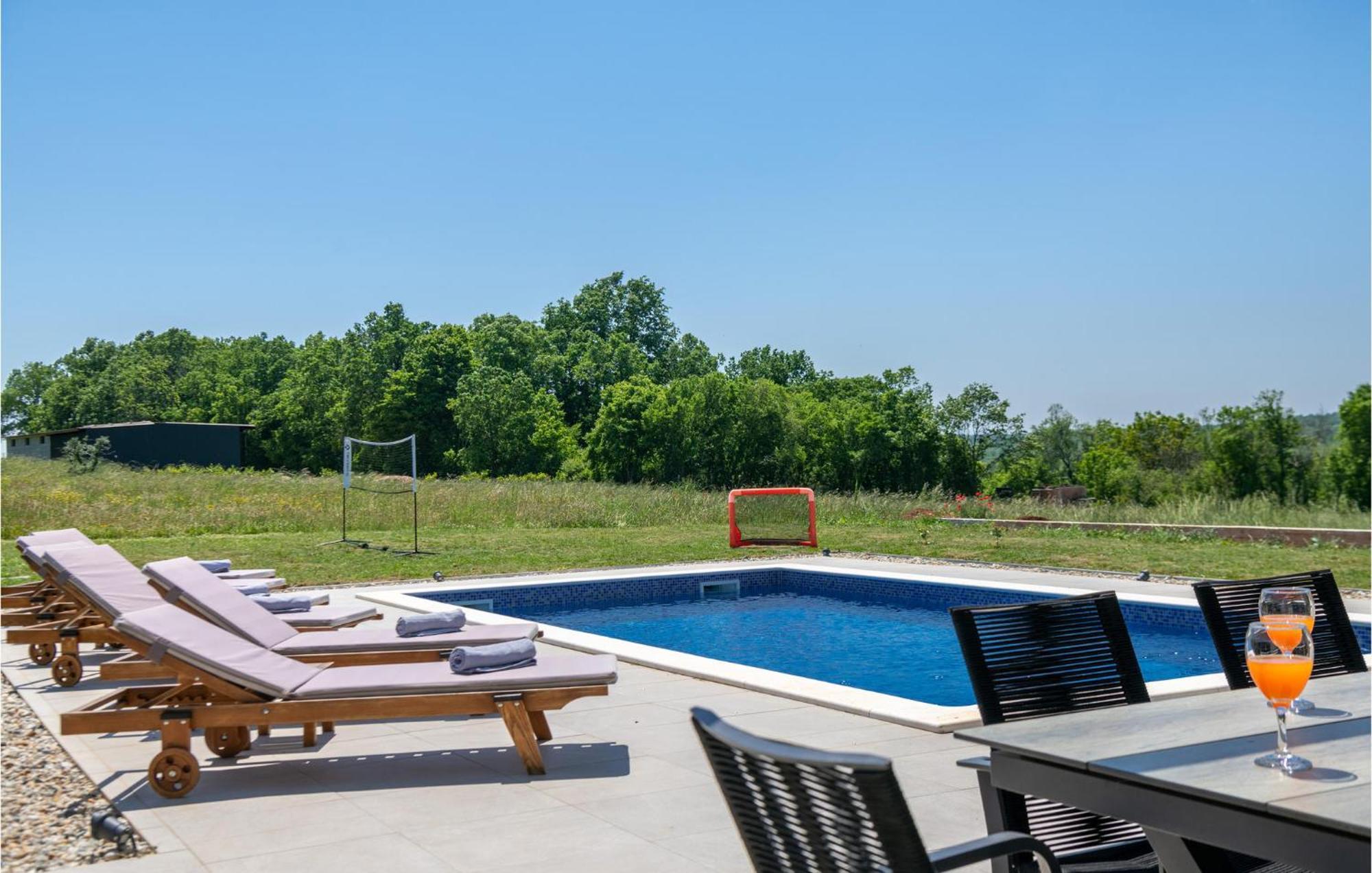 Stunning Home In Barban With Wifi Exterior photo
